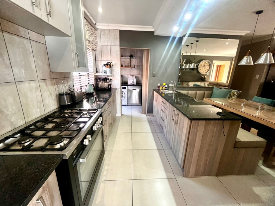 To Let 3 Bedroom Property for Rent in Vyfhoek A H North West